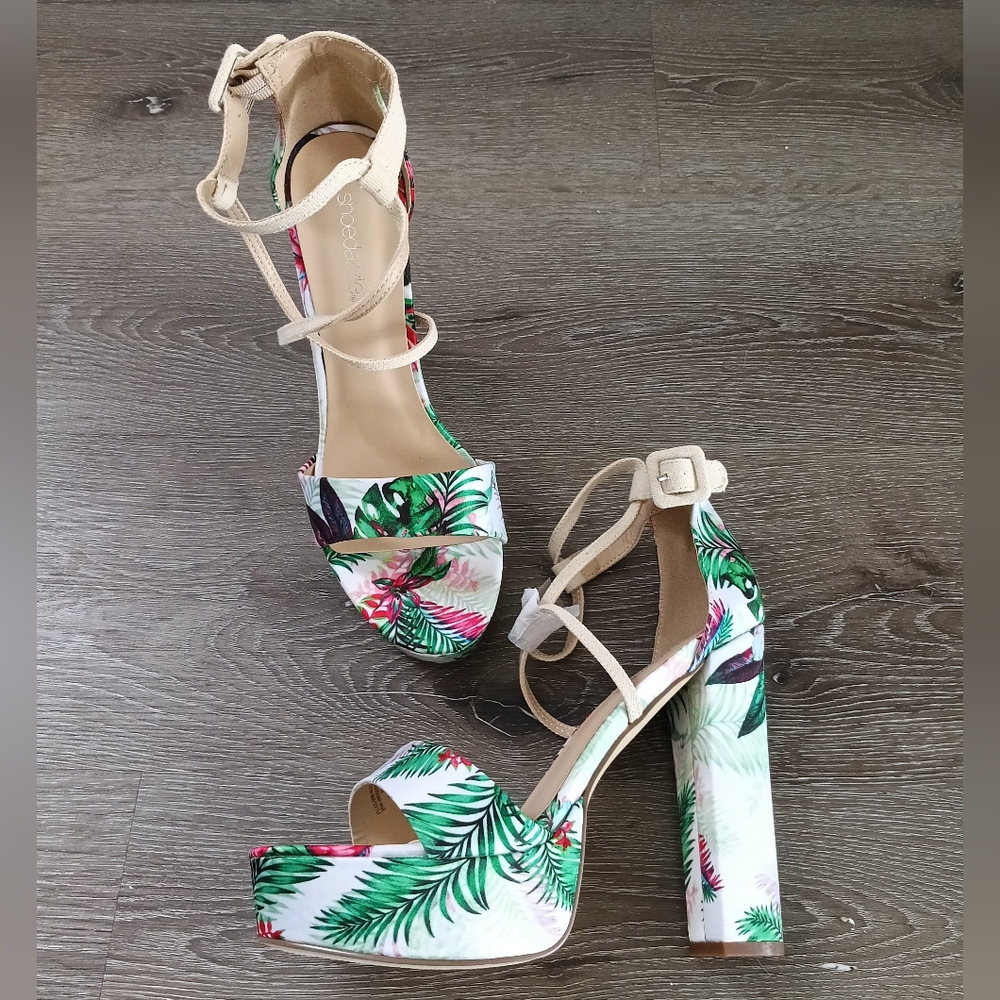 Shoe Dazzle Green and Red Heels with Vibrant Design